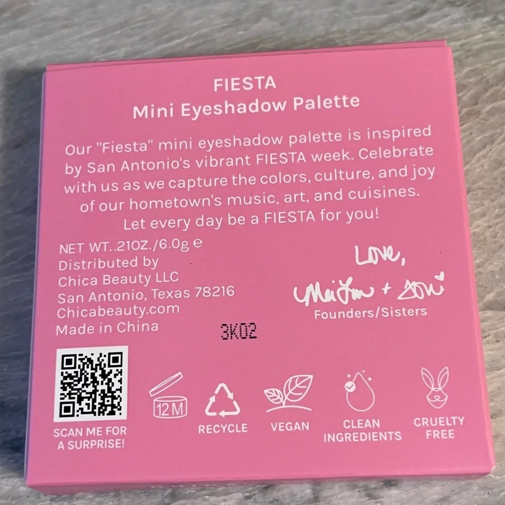 Chica Beauty Fiesta Mini Eyeshadow Palette - Picture 6 of 6